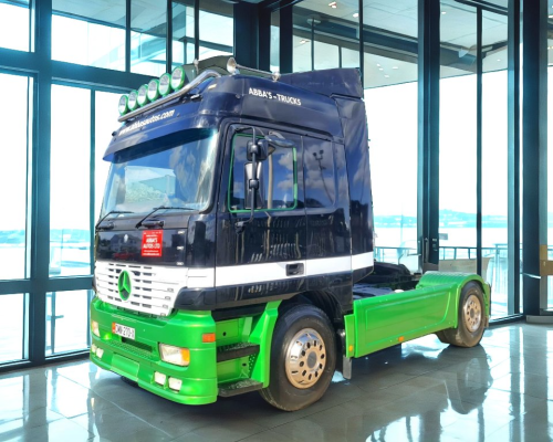 Side Profile – Passenger Side – Mercedes Actros 1840